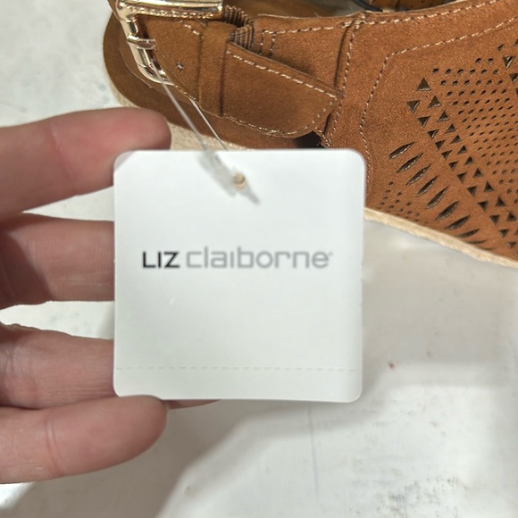 Liz Claiborne Peep Toe Brown Wedges With Eyelets - Picture 3 of 6